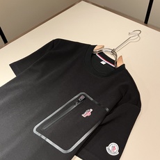 Moncler蒙家 2026春夏最新男女同款👫贸易订单休闲套装,全品相!!网红款!采用logo图案徽章设计!上身舒适透气 Moncler蒙家 2026春夏最新男女同款👫贸易订单休闲套装,全品相!!网红款!采用logo图案徽章设计!上身舒适透气