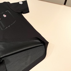 Moncler蒙家 2026春夏最新男女同款👫贸易订单休闲套装,全品相!!网红款!采用logo图案徽章设计!上身舒适透气 Moncler蒙家 2026春夏最新男女同款👫贸易订单休闲套装,全品相!!网红款!采用logo图案徽章设计!上身舒适透气