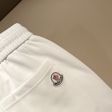 Moncler蒙家 2026春夏最新男女同款👫贸易订单休闲套装,全品相!!网红款!采用logo图案徽章设计!上身舒适透气 Moncler蒙家 2026春夏最新男女同款👫贸易订单休闲套装,全品相!!网红款!采用logo图案徽章设计!上身舒适透气