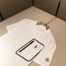 Moncler蒙家 2026春夏最新男女同款👫贸易订单休闲套装,全品相!!网红款!采用logo图案徽章设计!上身舒适透气 Moncler蒙家 2026春夏最新男女同款👫贸易订单休闲套装,全品相!!网红款!采用logo图案徽章设计!上身舒适透气