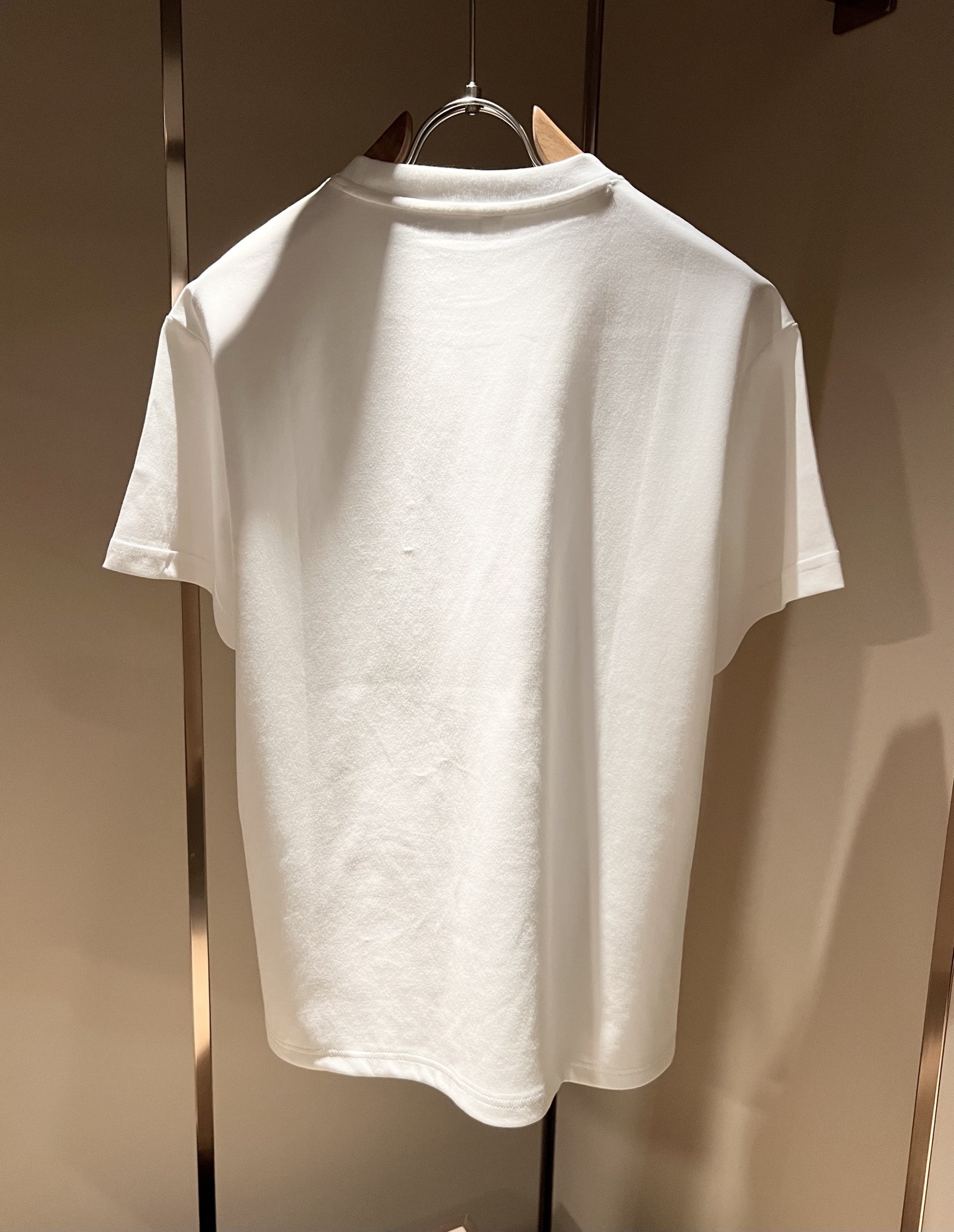 Moncler蒙家 2026春夏最新男女同款👫贸易订单休闲套装,全品相!!网红款!采用logo图案徽章设计!上身舒适透气 Moncler蒙家 2026春夏最新男女同款👫贸易订单休闲套装,全品相!!网红款!采用logo图案徽章设计!上身舒适透气