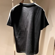 Moncler蒙家 2026春夏最新男女同款👫贸易订单休闲套装,全品相!!网红款!采用logo图案徽章设计!上身舒适透气 Moncler蒙家 2026春夏最新男女同款👫贸易订单休闲套装,全品相!!网红款!采用logo图案徽章设计!上身舒适透气