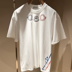 Moncler蒙家 2026春夏最新男女同款👫贸易订单短袖T恤,全品相!!网红款!采用logo图案印花设计!上身舒适透气 Moncler蒙家 2026春夏最新男女同款👫贸易订单短袖T恤,全品相!!网红款!采用logo图案印花设计!上身舒适透气
