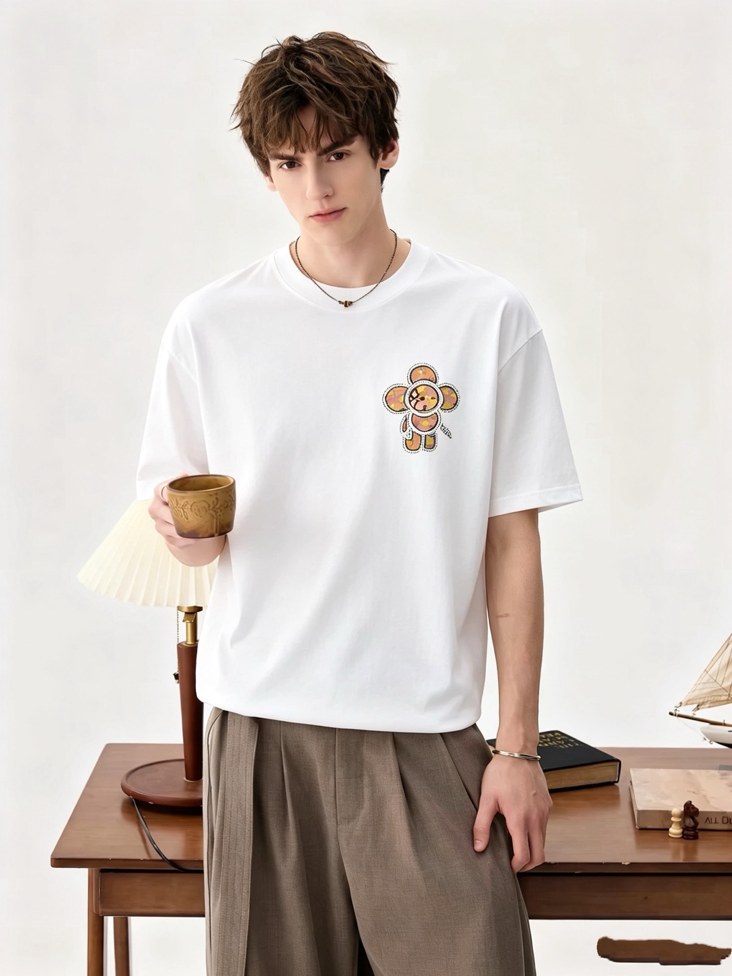 LouisVuitt*路易*登 2026春夏全新系列单品上线，非常时髦前卫的一款男女同款短袖T恤，标识logo图案印花压