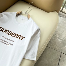BURBER*Y巴*莉2026春夏新品男女同款👫短袖T恤,重磅来袭,最近比较火热的环保纯棉面料制作而成,高端户外运动休闲 BURBER*Y巴*莉2026春夏新品男女同款👫短袖T恤,重磅来袭,最近比较火热的环保纯棉面料制作而成,高端户外运动休闲