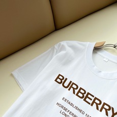 BURBER*Y巴*莉2026春夏新品男女同款👫短袖T恤,重磅来袭,最近比较火热的环保纯棉面料制作而成,高端户外运动休闲 BURBER*Y巴*莉2026春夏新品男女同款👫短袖T恤,重磅来袭,最近比较火热的环保纯棉面料制作而成,高端户外运动休闲