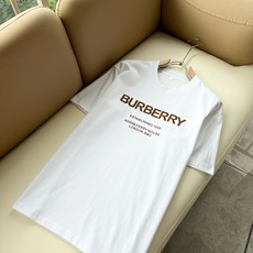 BURBER*Y巴*莉2026春夏新品男女同款👫短袖T恤,重磅来袭,最近比较火热的环保纯棉面料制作而成,高端户外运动休闲 BURBER*Y巴*莉2026春夏新品男女同款👫短袖T恤,重磅来袭,最近比较火热的环保纯棉面料制作而成,高端户外运动休闲