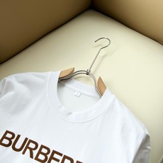 BURBER*Y巴*莉2026春夏新品男女同款👫短袖T恤,重磅来袭,最近比较火热的环保纯棉面料制作而成,高端户外运动休闲 BURBER*Y巴*莉2026春夏新品男女同款👫短袖T恤,重磅来袭,最近比较火热的环保纯棉面料制作而成,高端户外运动休闲