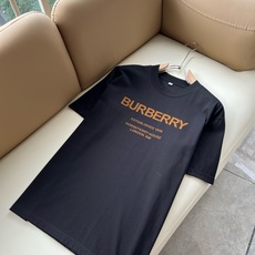 BURBER*Y巴*莉2026春夏新品男女同款👫短袖T恤,重磅来袭,最近比较火热的环保纯棉面料制作而成,高端户外运动休闲 BURBER*Y巴*莉2026春夏新品男女同款👫短袖T恤,重磅来袭,最近比较火热的环保纯棉面料制作而成,高端户外运动休闲