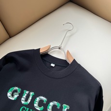 Gucc*古家 2026春夏新款男女同情侣款👫休闲宽松棉质圆领短袖T恤衫!贸易公司渠道稀出,同步官网发售 ! 2 Gucc*古家 2026春夏新款男女同情侣款👫休闲宽松棉质圆领短袖T恤衫!贸易公司渠道稀出,同步官网发售 ! 2