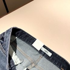 LO*WE/罗*威2026春夏新品男士时装款高端休闲裤,香港洋行渠道货,日本原厂出品,纯血统品质,完美延续了LOE*家的 LO*WE/罗*威2026春夏新品男士时装款高端休闲裤,香港洋行渠道货,日本原厂出品,纯血统品质,完美延续了LOE*家的