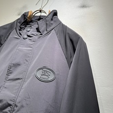 BURBER*Y巴*莉2026秋冬新品棉服夹克外套重磅来袭,最近比较火热聚酯纤维面料制作而成,高端户外运动休闲系列,非常 BURBER*Y巴*莉2026秋冬新品棉服夹克外套重磅来袭,最近比较火热聚酯纤维面料制作而成,高端户外运动休闲系列,非常