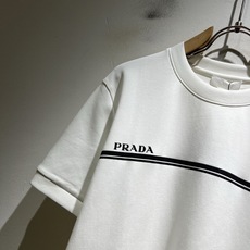 PRAD*A普*达2026秋冬新款男女同款👫打底衫,最新款全网独家首上!!~既经典有时尚百搭,谁不爱啊,将经典再次展现, PRAD*A普*达2026秋冬新款男女同款👫打底衫,最新款全网独家首上!!~既经典有时尚百搭,谁不爱啊,将经典再次展现,