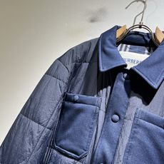 BURBER*Y巴*莉2026秋冬新品棉服夹克外套重磅来袭,最近比较火热聚酯纤维面料制作而成,高端户外运动休闲系列,非常 BURBER*Y巴*莉2026秋冬新品棉服夹克外套重磅来袭,最近比较火热聚酯纤维面料制作而成,高端户外运动休闲系列,非常