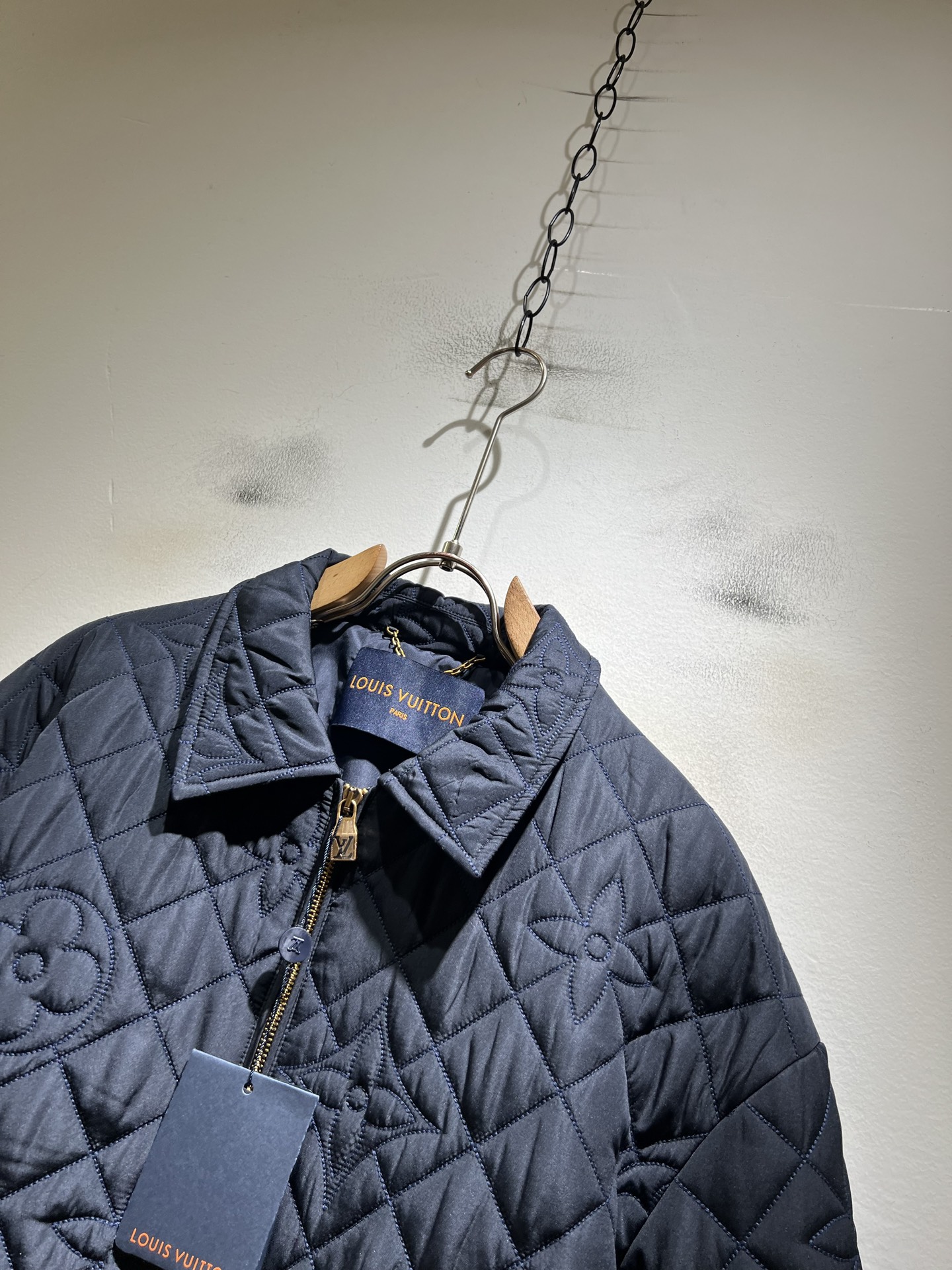 LouisVuitt*路易*登  2026秋冬新品最新款棉服夹克外套，贸易公司渠道，甚至到非常稀缺很难遇到，一件难求的高