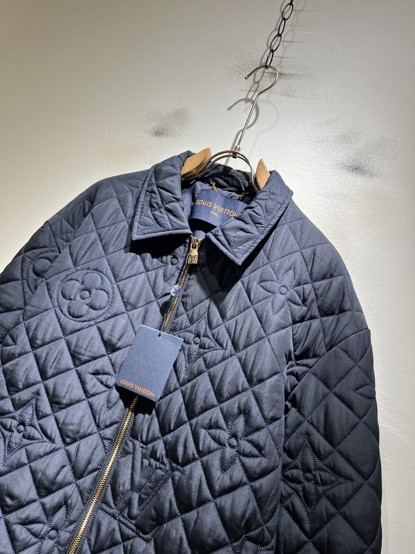 LouisVuitt*路易*登  2026秋冬新品最新款棉服夹克外套，贸易公司渠道，甚至到非常稀缺很难遇到，一件难求的高