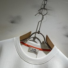 Her*mes爱*仕2026秋冬新款男女同款👫长袖打底衫,全新升级百搭基础款,低调奢华,品格之选!甄选优质精选纯棉面料! Her*mes爱*仕2026秋冬新款男女同款👫长袖打底衫,全新升级百搭基础款,低调奢华,品格之选!甄选优质精选纯棉面料!