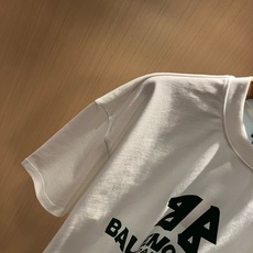 BALENCI*GA巴黎*家 2026春夏新款男女同款👫短袖T恤!走秀图案印花时尚休闲短袖T恤衫!设计logo压胶设计! BALENCI*GA巴黎*家 2026春夏新款男女同款👫短袖T恤!走秀图案印花时尚休闲短袖T恤衫!设计logo压胶设计!