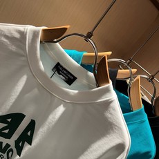 BALENCI*GA巴黎*家 2026春夏新款男女同款👫短袖T恤!走秀图案印花时尚休闲短袖T恤衫!设计logo压胶设计! BALENCI*GA巴黎*家 2026春夏新款男女同款👫短袖T恤!走秀图案印花时尚休闲短袖T恤衫!设计logo压胶设计!