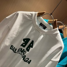 BALENCI*GA巴黎*家 2026春夏新款男女同款👫短袖T恤!走秀图案印花时尚休闲短袖T恤衫!设计logo压胶设计! BALENCI*GA巴黎*家 2026春夏新款男女同款👫短袖T恤!走秀图案印花时尚休闲短袖T恤衫!设计logo压胶设计!