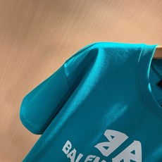 BALENCI*GA巴黎*家 2026春夏新款男女同款👫短袖T恤!走秀图案印花时尚休闲短袖T恤衫!设计logo压胶设计! BALENCI*GA巴黎*家 2026春夏新款男女同款👫短袖T恤!走秀图案印花时尚休闲短袖T恤衫!设计logo压胶设计!