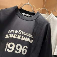 Acne Studi*os2026春夏新款男女同款👫短袖T恤,专柜同步发售!定制专属洗水纯棉面料,定制原版工艺螺纹,衣身 Acne Studi*os2026春夏新款男女同款👫短袖T恤,专柜同步发售!定制专属洗水纯棉面料,定制原版工艺螺纹,衣身
