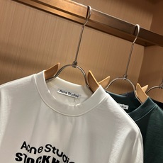 Acne Studi*os2026春夏新款男女同款👫短袖T恤,专柜同步发售!定制专属洗水纯棉面料,定制原版工艺螺纹,衣身 Acne Studi*os2026春夏新款男女同款👫短袖T恤,专柜同步发售!定制专属洗水纯棉面料,定制原版工艺螺纹,衣身