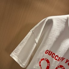 Gucc*古家 2026春夏新款男女同情侣款👫休闲宽松棉质圆领短袖T恤衫!贸易公司渠道稀出,同步官网发售 ! 2 Gucc*古家 2026春夏新款男女同情侣款👫休闲宽松棉质圆领短袖T恤衫!贸易公司渠道稀出,同步官网发售 ! 2