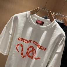 Gucc*古家 2026春夏新款男女同情侣款👫休闲宽松棉质圆领短袖T恤衫!贸易公司渠道稀出,同步官网发售 ! 2 Gucc*古家 2026春夏新款男女同情侣款👫休闲宽松棉质圆领短袖T恤衫!贸易公司渠道稀出,同步官网发售 ! 2
