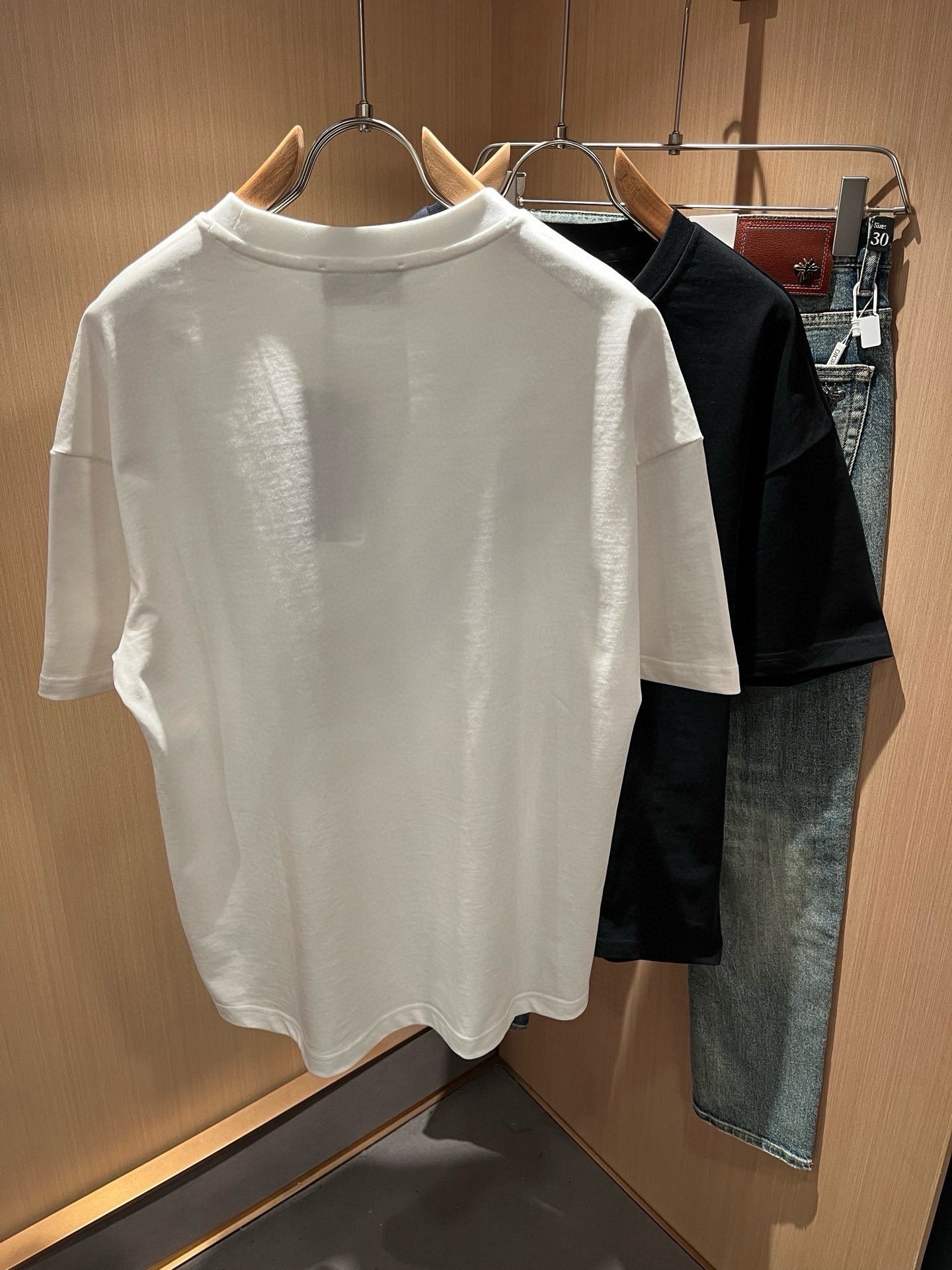 Gucc*古家 2026春夏新款男女同情侣款👫休闲宽松棉质圆领短袖T恤衫!贸易公司渠道稀出,同步官网发售 ! 2 Gucc*古家 2026春夏新款男女同情侣款👫休闲宽松棉质圆领短袖T恤衫!贸易公司渠道稀出,同步官网发售 ! 2