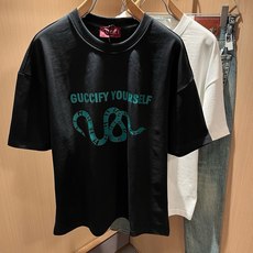 Gucc*古家 2026春夏新款男女同情侣款👫休闲宽松棉质圆领短袖T恤衫!贸易公司渠道稀出,同步官网发售 ! 2 Gucc*古家 2026春夏新款男女同情侣款👫休闲宽松棉质圆领短袖T恤衫!贸易公司渠道稀出,同步官网发售 ! 2