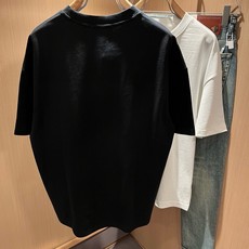 Gucc*古家 2026春夏新款男女同情侣款👫休闲宽松棉质圆领短袖T恤衫!贸易公司渠道稀出,同步官网发售 ! 2 Gucc*古家 2026春夏新款男女同情侣款👫休闲宽松棉质圆领短袖T恤衫!贸易公司渠道稀出,同步官网发售 ! 2