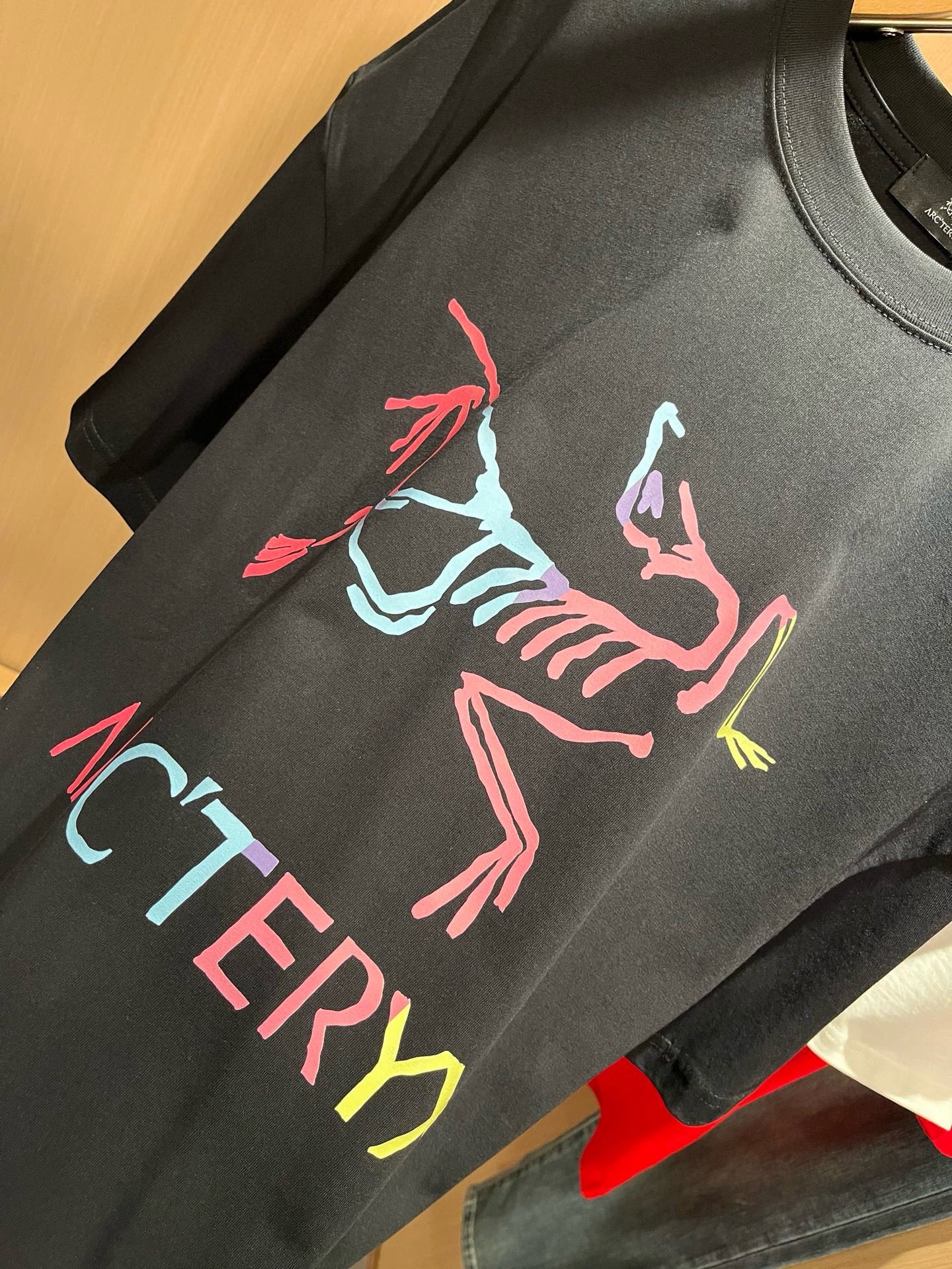 ARCTER*X始*祖鸟 2026春夏新款男女同款👫休闲短袖T恤，户外品牌可能大家第一想到的就是加拿大鹅、始祖鸟。给人一