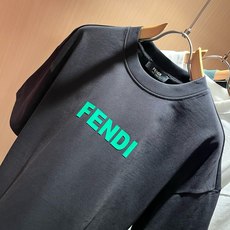 FEN*I 芬*迪2026春夏新款FD家族FF男女同款👫短袖T恤,男女同款👫百搭极简短袖。意大利原厂订单,FD家族人气单 FEN*I 芬*迪2026春夏新款FD家族FF男女同款👫短袖T恤,男女同款👫百搭极简短袖。意大利原厂订单,FD家族人气单