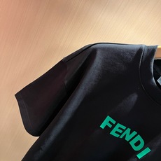 FEN*I 芬*迪2026春夏新款FD家族FF男女同款👫短袖T恤,男女同款👫百搭极简短袖。意大利原厂订单,FD家族人气单 FEN*I 芬*迪2026春夏新款FD家族FF男女同款👫短袖T恤,男女同款👫百搭极简短袖。意大利原厂订单,FD家族人气单