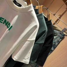 FEN*I 芬*迪2026春夏新款FD家族FF男女同款👫短袖T恤,男女同款👫百搭极简短袖。意大利原厂订单,FD家族人气单 FEN*I 芬*迪2026春夏新款FD家族FF男女同款👫短袖T恤,男女同款👫百搭极简短袖。意大利原厂订单,FD家族人气单