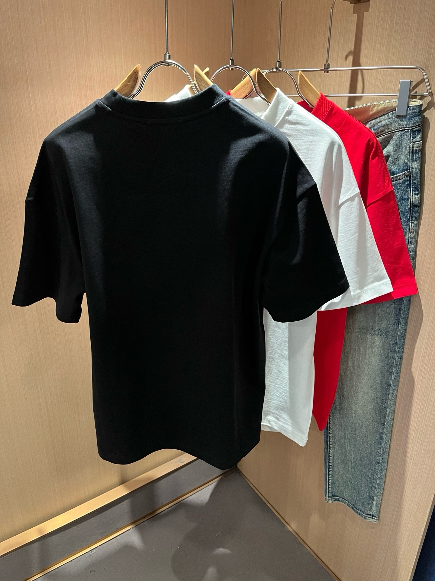 Gucc*古家 2026春夏新款男女同情侣款👫休闲宽松棉质圆领短袖T恤衫！贸易公司渠道稀出，同步官网发售 ！     2