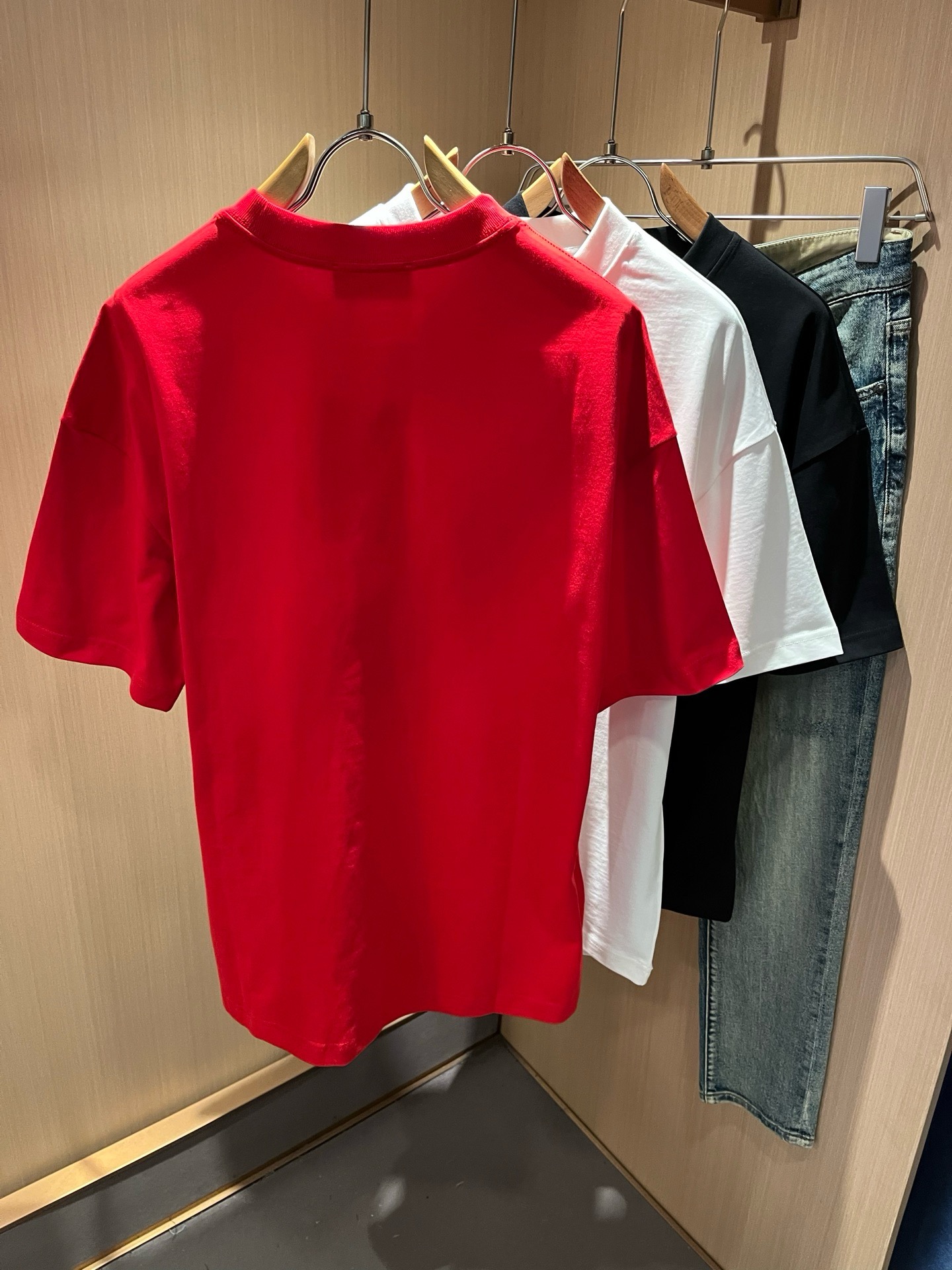 Gucc*古家 2026春夏新款男女同情侣款👫休闲宽松棉质圆领短袖T恤衫！贸易公司渠道稀出，同步官网发售 ！     2