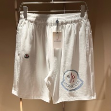 Moncler蒙家 2026春夏男女同款情侣款最新的贸易订单休闲短裤!全品相!!网红款!工艺采用logo印花设计!上身舒 Moncler蒙家 2026春夏男女同款情侣款最新的贸易订单休闲短裤!全品相!!网红款!工艺采用logo印花设计!上身舒