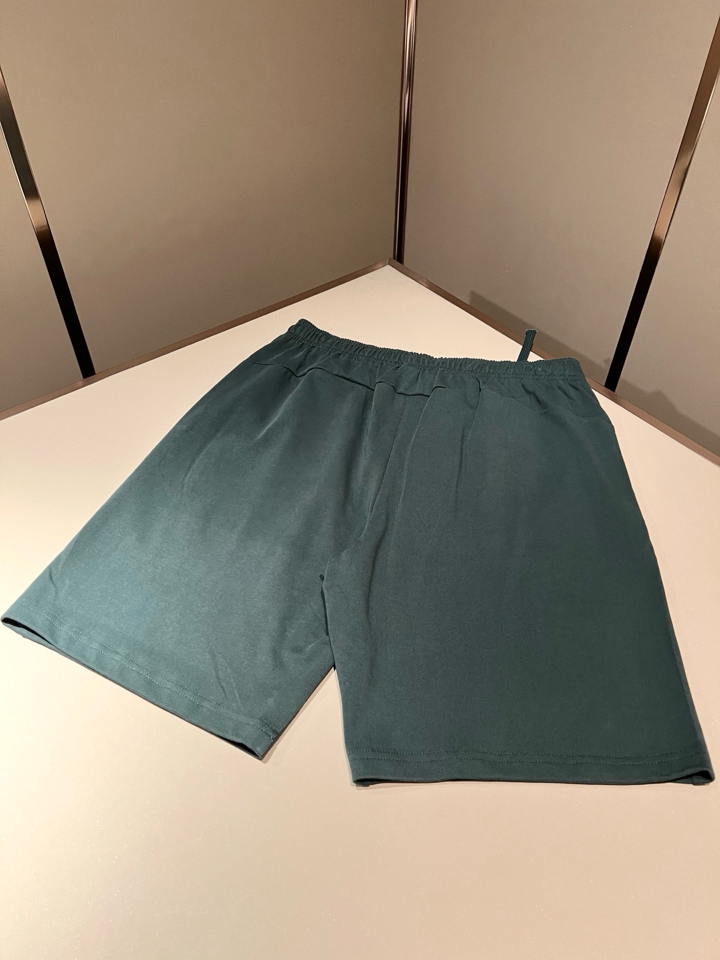 FEN*DI芬*迪 2026春夏新款经典休闲百搭抽绳休闲短裤，贸易公司渠道订单，FD百搭休闲裤，大牌中的潮流设计，客供原