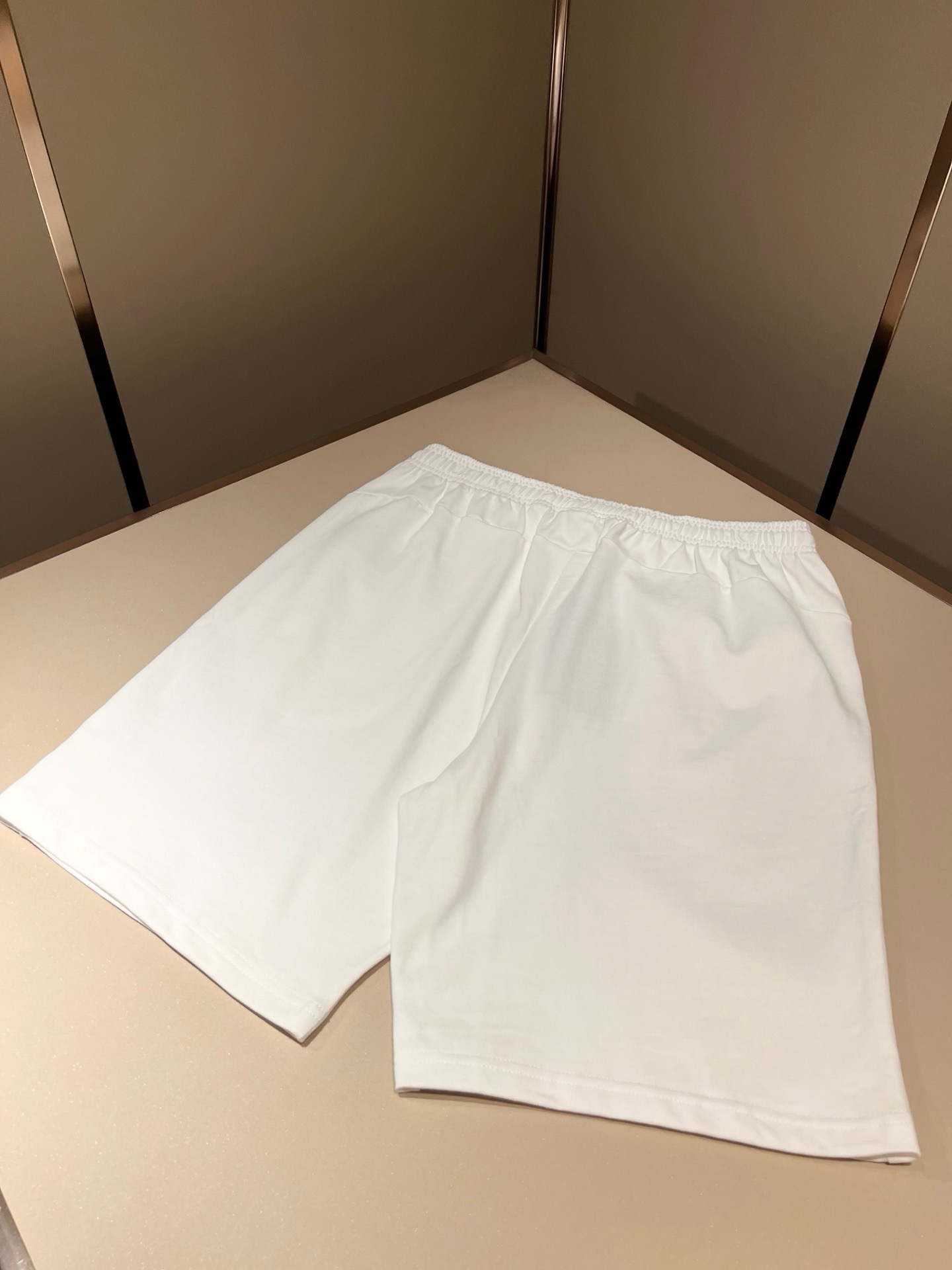 FEN*DI芬*迪 2026春夏新款经典休闲百搭抽绳休闲短裤,贸易公司渠道订单,FD百搭休闲裤,大牌中的潮流设计,客供原 FEN*DI芬*迪 2026春夏新款经典休闲百搭抽绳休闲短裤,贸易公司渠道订单,FD百搭休闲裤,大牌中的潮流设计,客供原