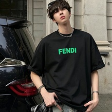 FEN*I 芬*迪2026春夏新款FD家族FF男女同款👫短袖T恤,男女同款👫百搭极简短袖。意大利原厂订单,FD家族人气单 FEN*I 芬*迪2026春夏新款FD家族FF男女同款👫短袖T恤,男女同款👫百搭极简短袖。意大利原厂订单,FD家族人气单