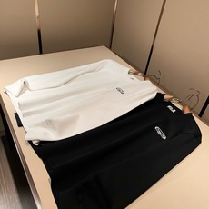 Dio*迪家 2026秋冬新款男女同款👫长袖打底衫,专柜同步发售!定制专属260克纯棉面料,定制原版工艺螺纹,胸前log Dio*迪家 2026秋冬新款男女同款👫长袖打底衫,专柜同步发售!定制专属260克纯棉面料,定制原版工艺螺纹,胸前log