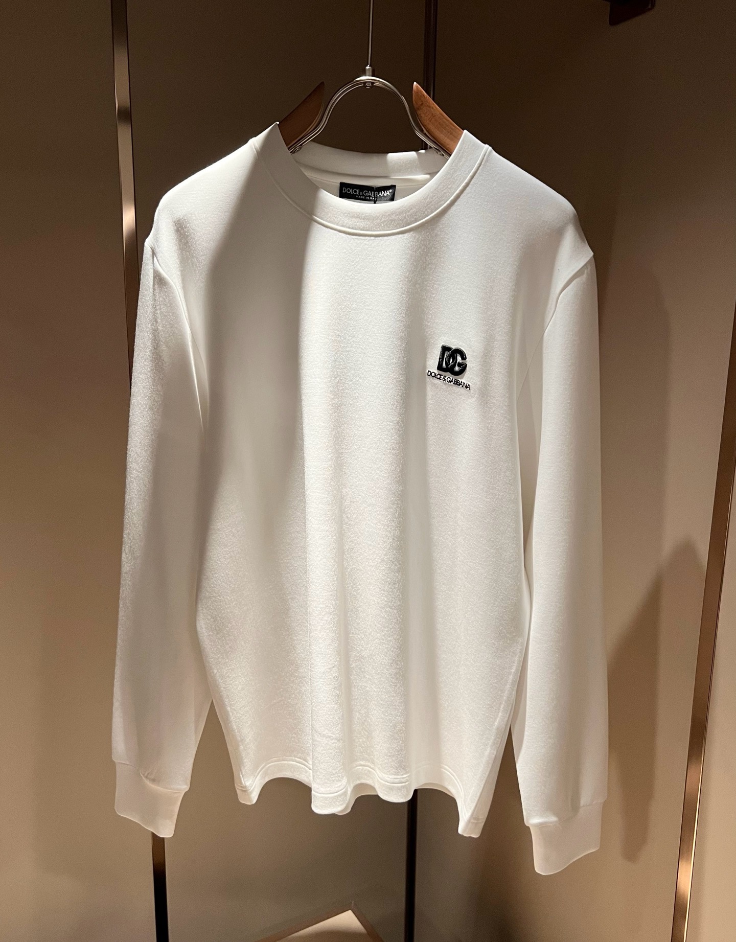 Dolce&Gabba*a 杜嘉*纳2026秋季新款男女同款👫打底长袖T恤，专柜同步发售！定制专属纯棉面料，胸前字母lo