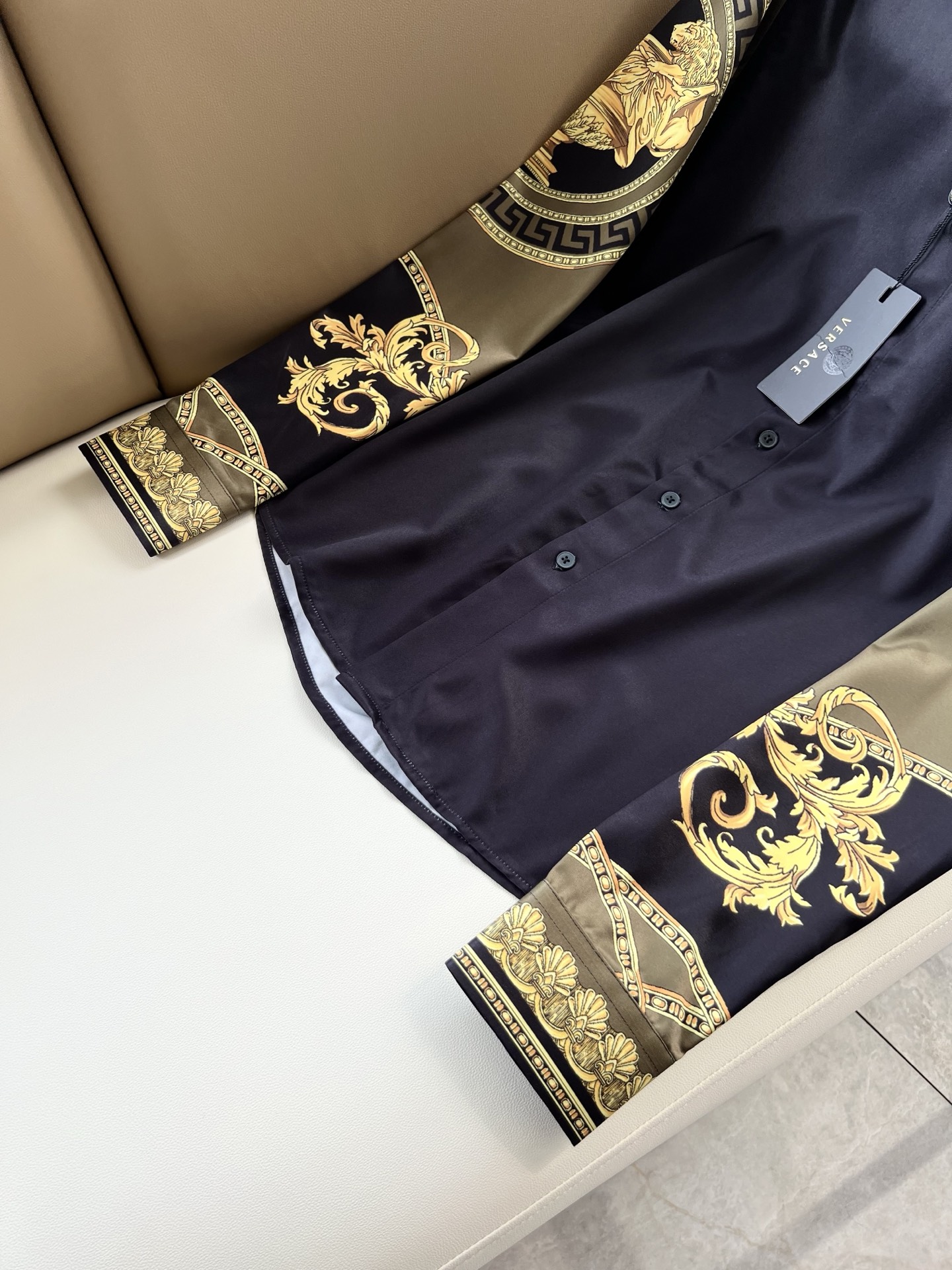 VERS*CE/范*哲  2026春夏新品原单长袖衬衣，VERS*CE/范*哲  贸易公司渠道 产品 值的推荐 ，全景印