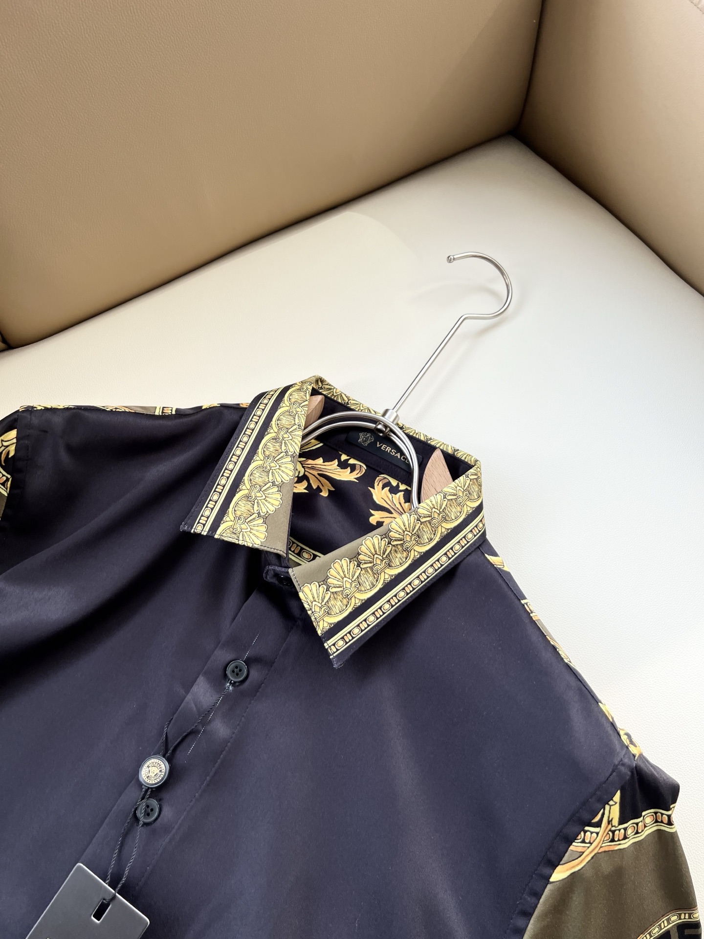 VERS*CE/范*哲  2026春夏新品原单长袖衬衣，VERS*CE/范*哲  贸易公司渠道 产品 值的推荐 ，全景印