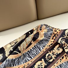 VERS*CE/范*哲 2026春夏新品原单长袖衬衣,VERS*CE/范*哲 贸易公司渠道 产品 值的推荐 ,全景印 VERS*CE/范*哲 2026春夏新品原单长袖衬衣,VERS*CE/范*哲 贸易公司渠道 产品 值的推荐 ,全景印