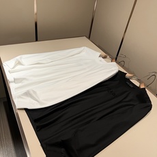 PRAD*A普*达2026秋冬新款男士长袖打底衫,最新款全网独家首上!!~既经典有时尚百搭,谁不爱啊,将经典再次展现,非 PRAD*A普*达2026秋冬新款男士长袖打底衫,最新款全网独家首上!!~既经典有时尚百搭,谁不爱啊,将经典再次展现,非