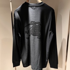 Bur*erry 巴*莉 2026秋冬新款男士长袖打底,品牌最新设计元素!既不单调也不复杂,恰到好处的展现品味!客供顶级 Bur*erry 巴*莉 2026秋冬新款男士长袖打底,品牌最新设计元素!既不单调也不复杂,恰到好处的展现品味!客供顶级