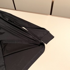 Bur*erry 巴*莉 2026秋冬新款男士长袖打底,品牌最新设计元素!既不单调也不复杂,恰到好处的展现品味!客供顶级 Bur*erry 巴*莉 2026秋冬新款男士长袖打底,品牌最新设计元素!既不单调也不复杂,恰到好处的展现品味!客供顶级
